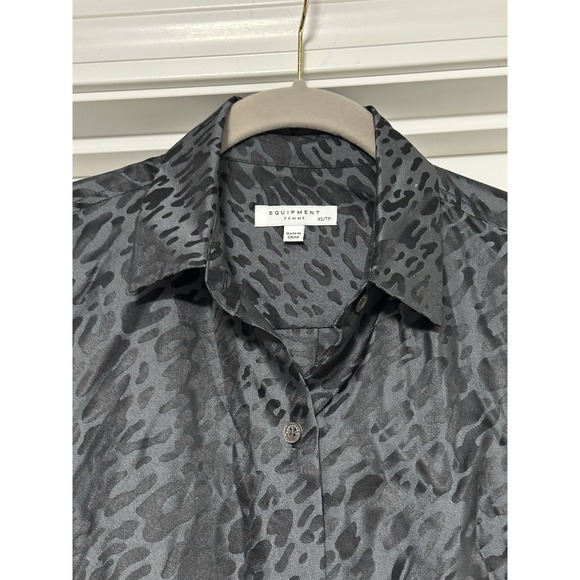 Equipment Femme, Women's Long Sleeve Button-Up, Black Animal Print Silk Blend XS - Picture 2 of 8